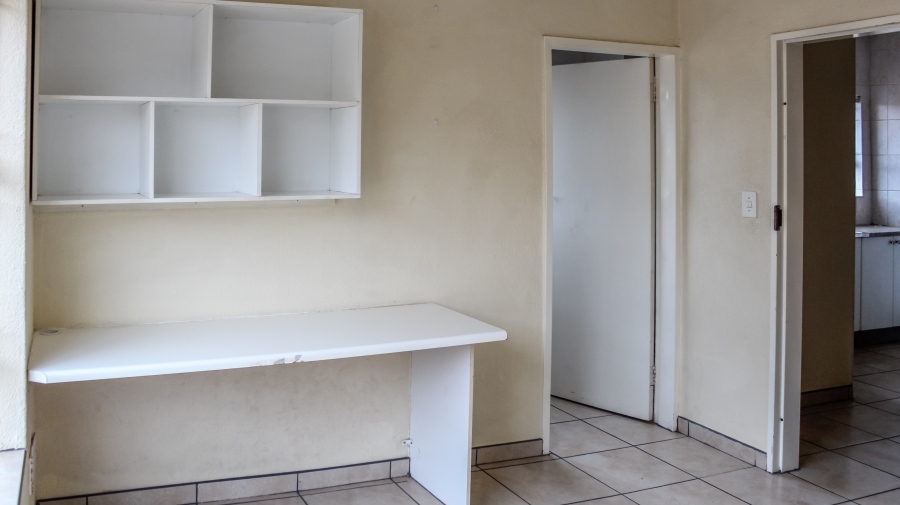 1 Bedroom Property for Sale in Kannoniers Park North West